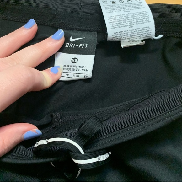 Nike Cropped Leggings Black Womens Extra Small XS Mesh Zipper Details Running - Picture 4 of 6
